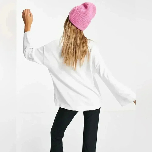 Love Moschino big love logo oversized jumper in white - Picture 3 of 9